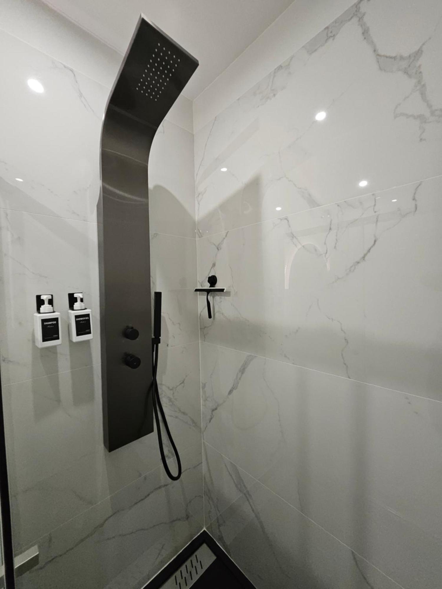 Hebergement Privee Jaccuzzi En Supplement Saint-Clair-du-Rhone 外观 照片